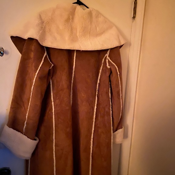 Barely used Newport News coat size 12 coat - Picture 3 of 4